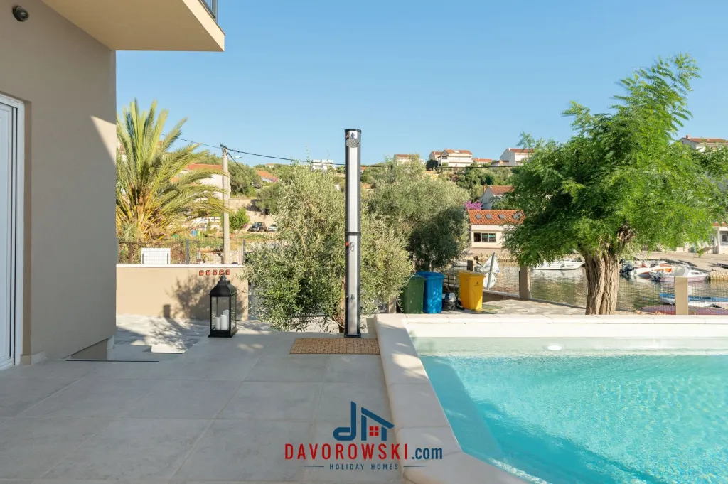 Apartment in Novalja for Up to 4 Guests