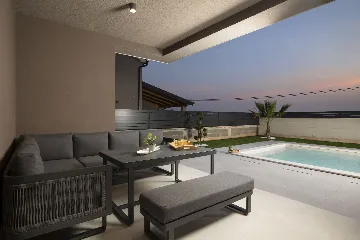 Villa with Private Pool for 8 Guests in Pula