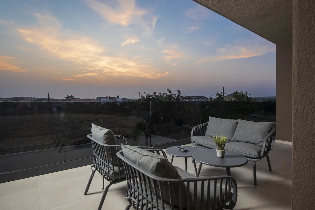 Villa with Private Pool for 8 Guests in Pula