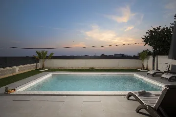 Villa with Private Pool for 8 Guests in Pula