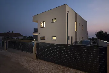 Villa with Private Pool for 8 Guests in Pula