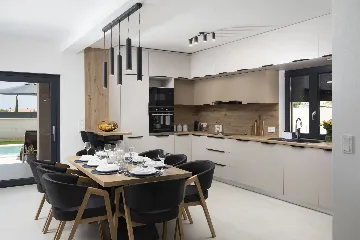 Villa with Private Pool for 8 Guests in Pula