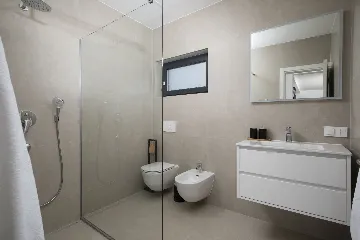 Villa with Private Pool for 8 Guests in Pula