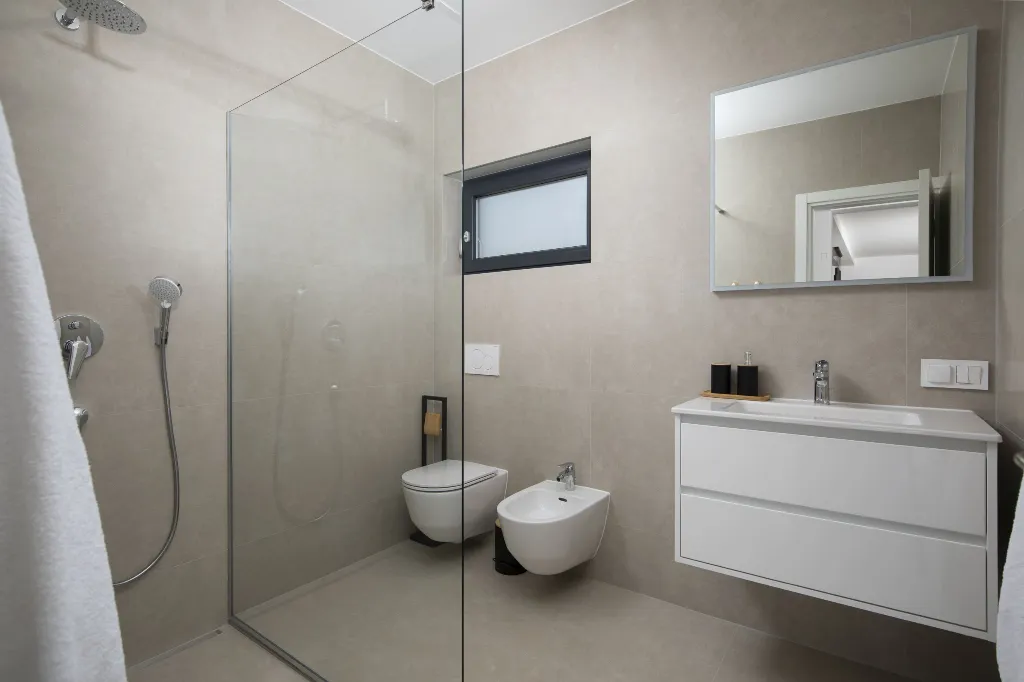 Villa with Private Pool for 8 Guests in Pula