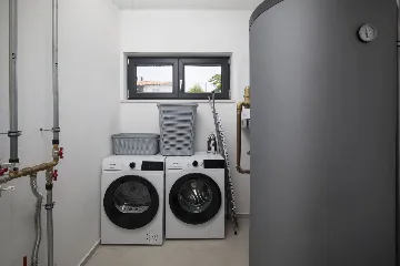 Villa with Private Pool for 8 Guests in Pula