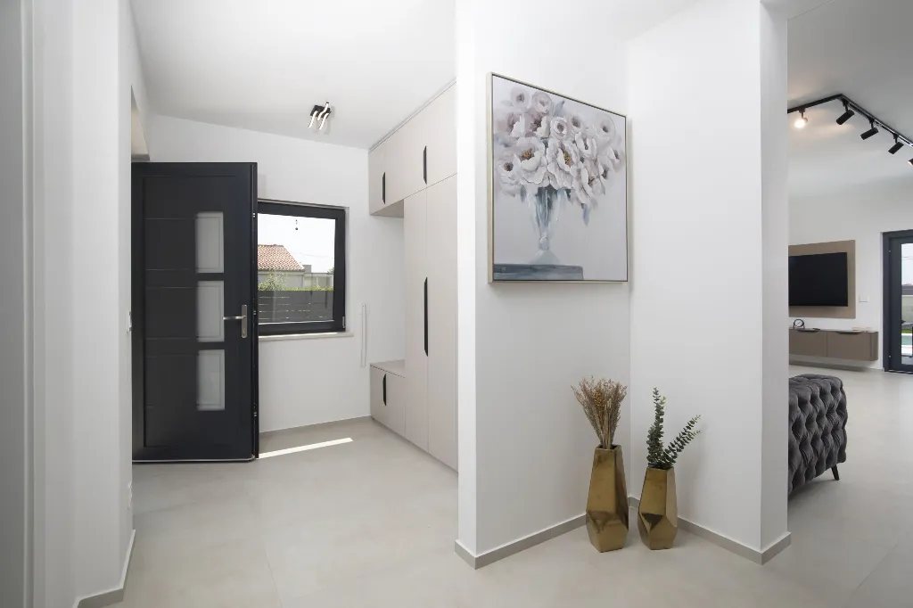 Villa with Private Pool for 8 Guests in Pula