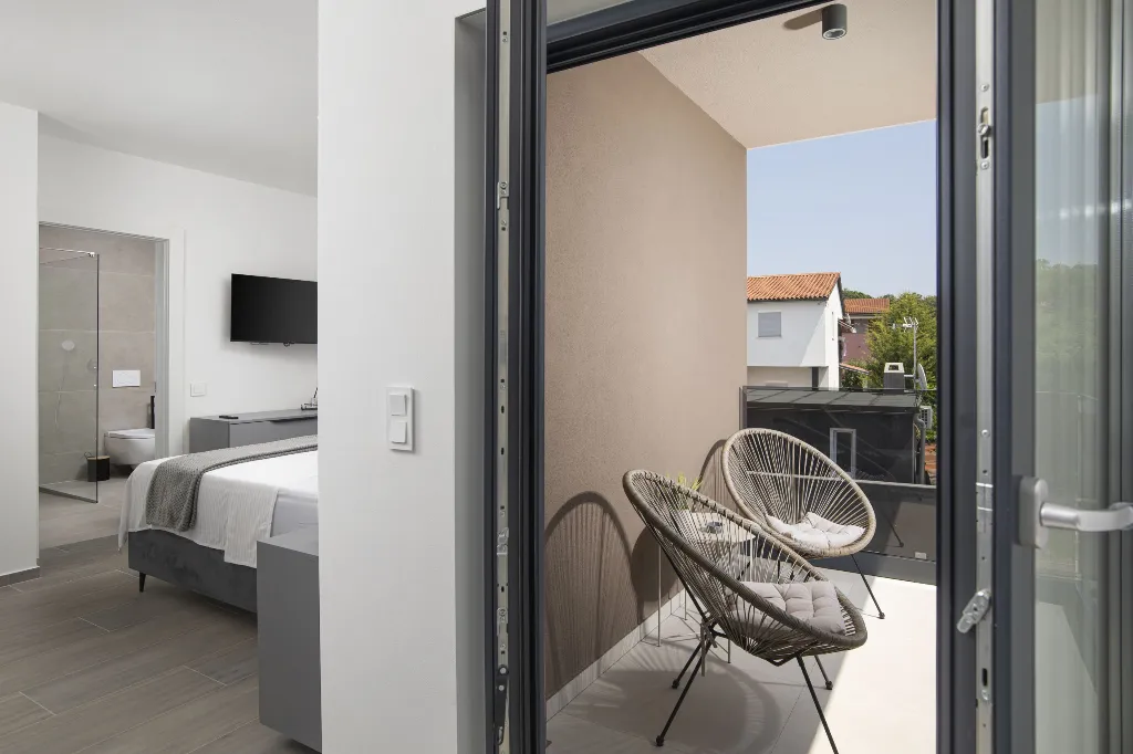 Villa with Private Pool for 8 Guests in Pula