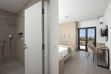 Villa with Private Pool for 8 Guests in Pula