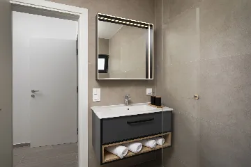 Villa with Private Pool for 8 Guests in Pula