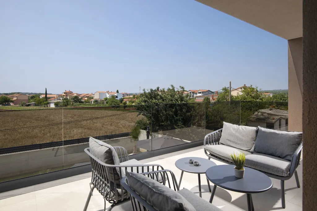 Villa with Private Pool for 8 Guests in Pula