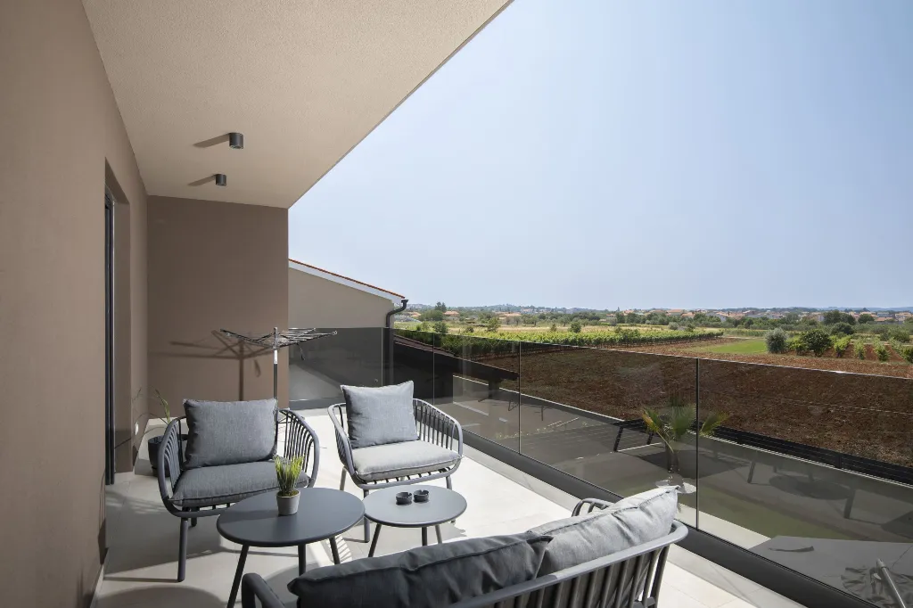 Villa with Private Pool for 8 Guests in Pula