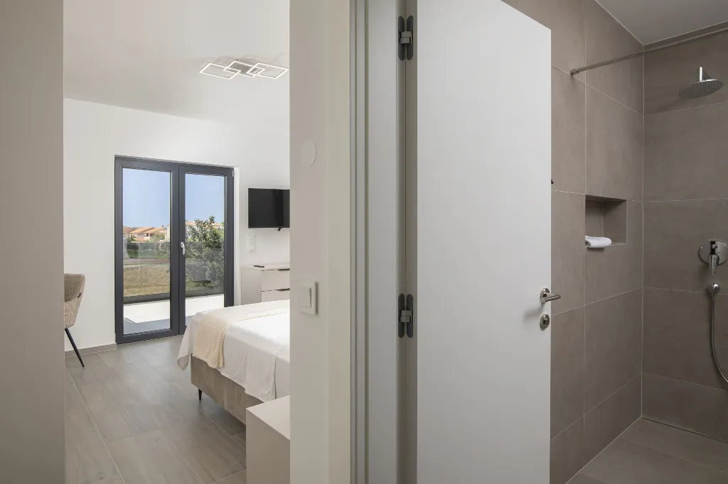 Villa with Private Pool for 8 Guests in Pula