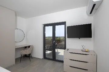 Villa with Private Pool for 8 Guests in Pula