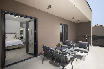 Villa with Private Pool for 8 Guests in Pula