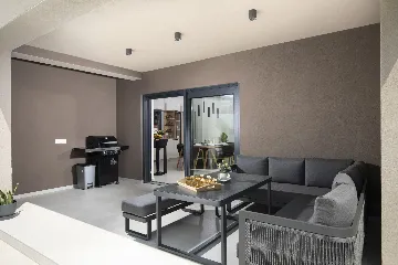 Villa with Private Pool for 8 Guests in Pula