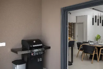 Villa with Private Pool for 8 Guests in Pula