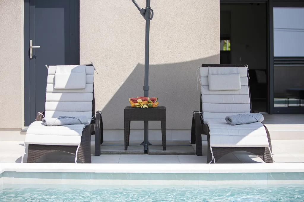 Villa with Private Pool for 8 Guests in Pula