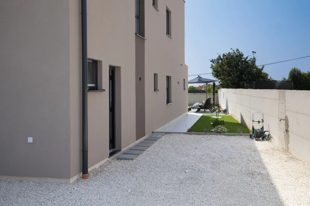 Villa with Private Pool for 8 Guests in Pula
