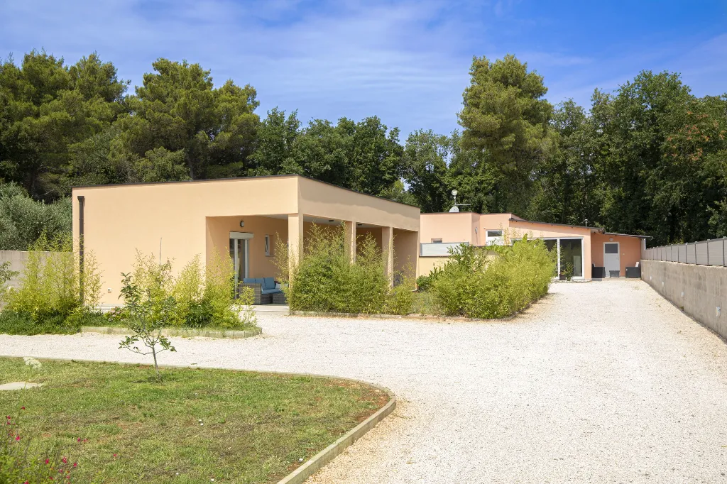 Medulin Villa for 12 Guests with Pool and Hot Tub