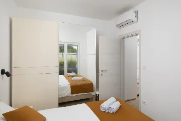 Medulin Villa for 12 Guests with Pool and Hot Tub