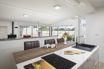 Medulin Villa for 12 Guests with Pool and Hot Tub