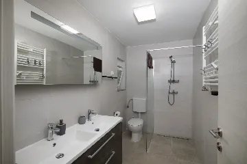 Medulin Villa for 12 Guests with Pool and Hot Tub