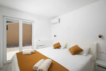 Medulin Villa for 12 Guests with Pool and Hot Tub