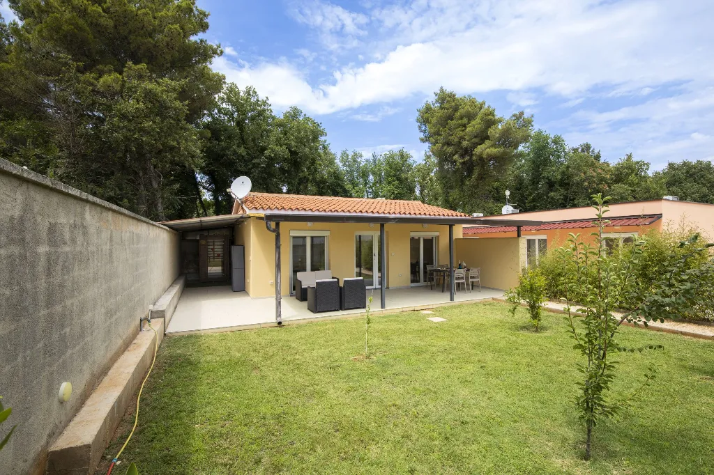Medulin Villa for 12 Guests with Pool and Hot Tub