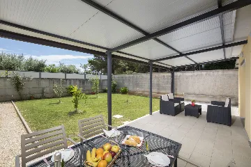 Medulin Villa for 12 Guests with Pool and Hot Tub