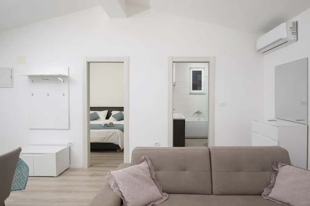 Medulin Villa for 12 Guests with Pool and Hot Tub