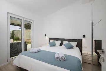 Medulin Villa for 12 Guests with Pool and Hot Tub