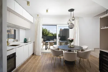 Modern 2-Bedroom Villa in Ližnjan for 6 Guests