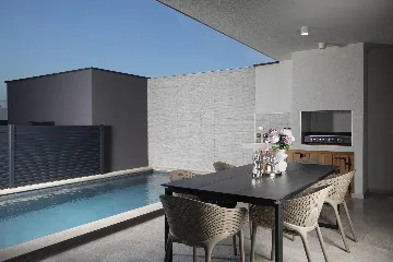 Modern 2-Bedroom Villa in Ližnjan for 6 Guests