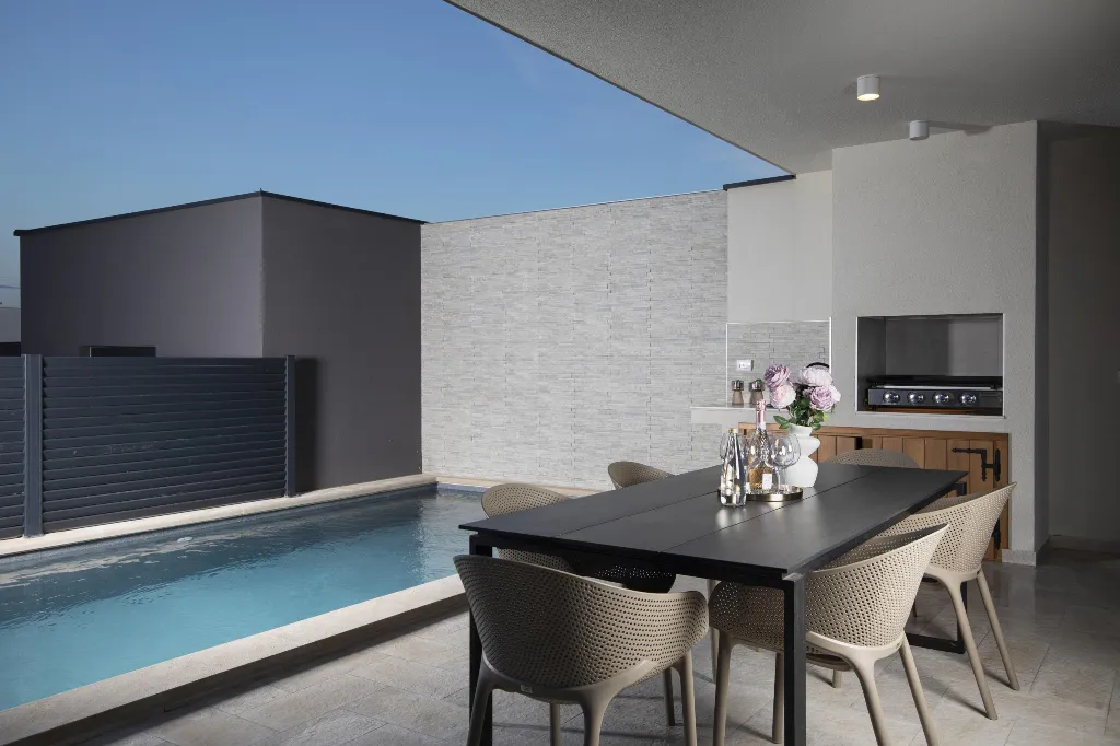 Modern 2-Bedroom Villa in Ližnjan for 6 Guests