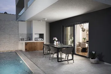 Modern 2-Bedroom Villa in Ližnjan for 6 Guests