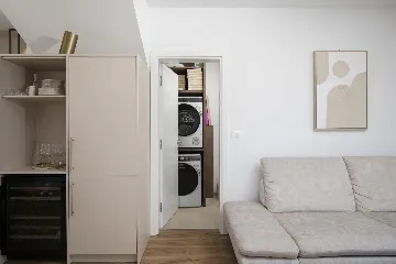 Modern 2-Bedroom Villa in Ližnjan for 6 Guests