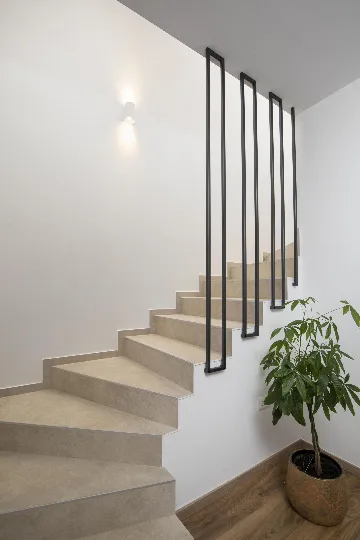 Modern 2-Bedroom Villa in Ližnjan for 6 Guests