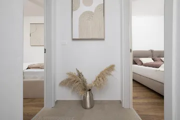 Modern 2-Bedroom Villa in Ližnjan for 6 Guests