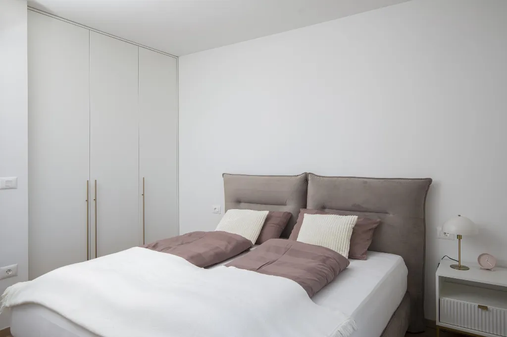 Modern 2-Bedroom Villa in Ližnjan for 6 Guests