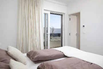 Modern 2-Bedroom Villa in Ližnjan for 6 Guests