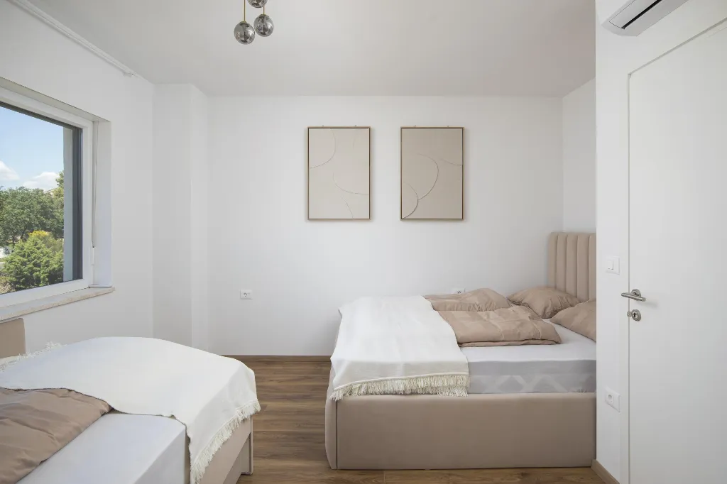 Modern 2-Bedroom Villa in Ližnjan for 6 Guests