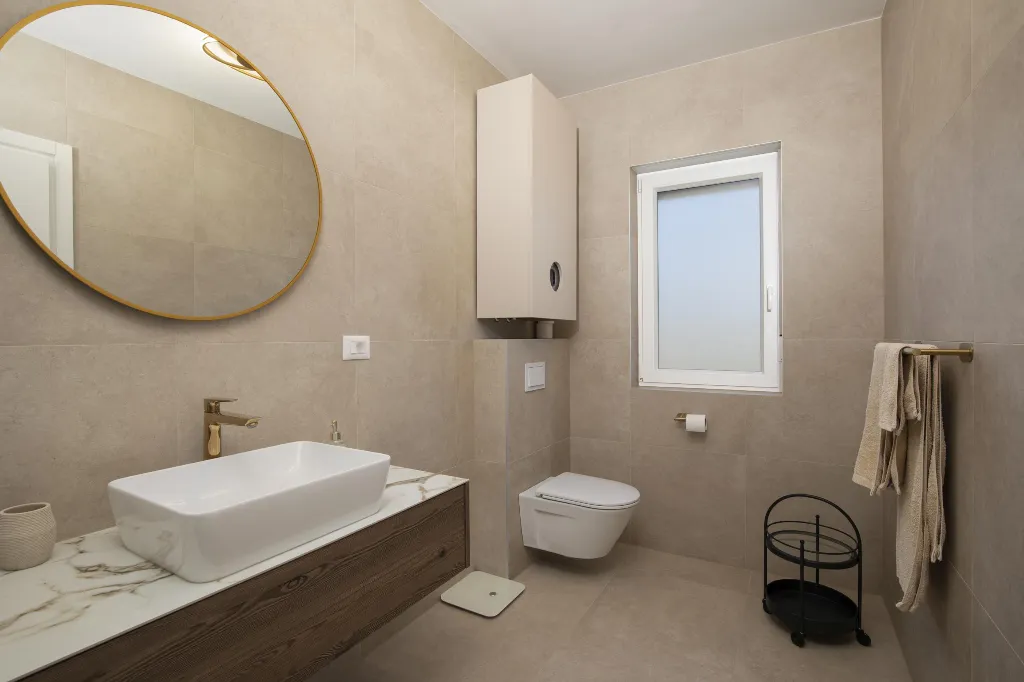 Modern 2-Bedroom Villa in Ližnjan for 6 Guests