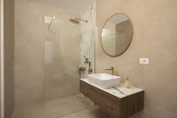 Modern 2-Bedroom Villa in Ližnjan for 6 Guests