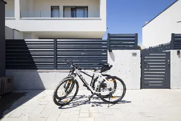 Modern 2-Bedroom Villa in Ližnjan for 6 Guests