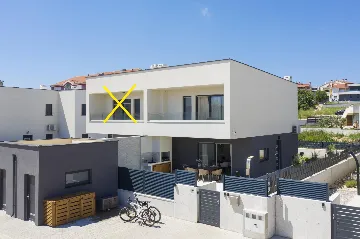Modern 2-Bedroom Villa in Ližnjan for 6 Guests