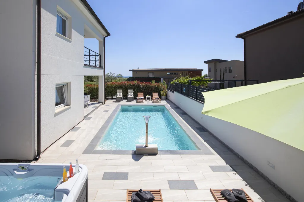 4-Bedroom Villa with Pool in Vodnjan