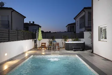 4-Bedroom Villa with Pool in Vodnjan