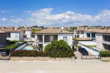 4-Bedroom Villa with Pool in Vodnjan