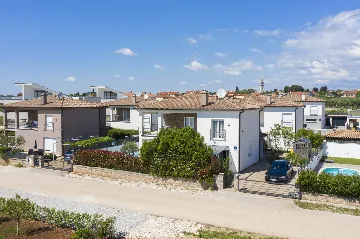 4-Bedroom Villa with Pool in Vodnjan