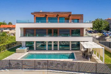 Sea-View Villa in Premantura for Up to 10 Guests